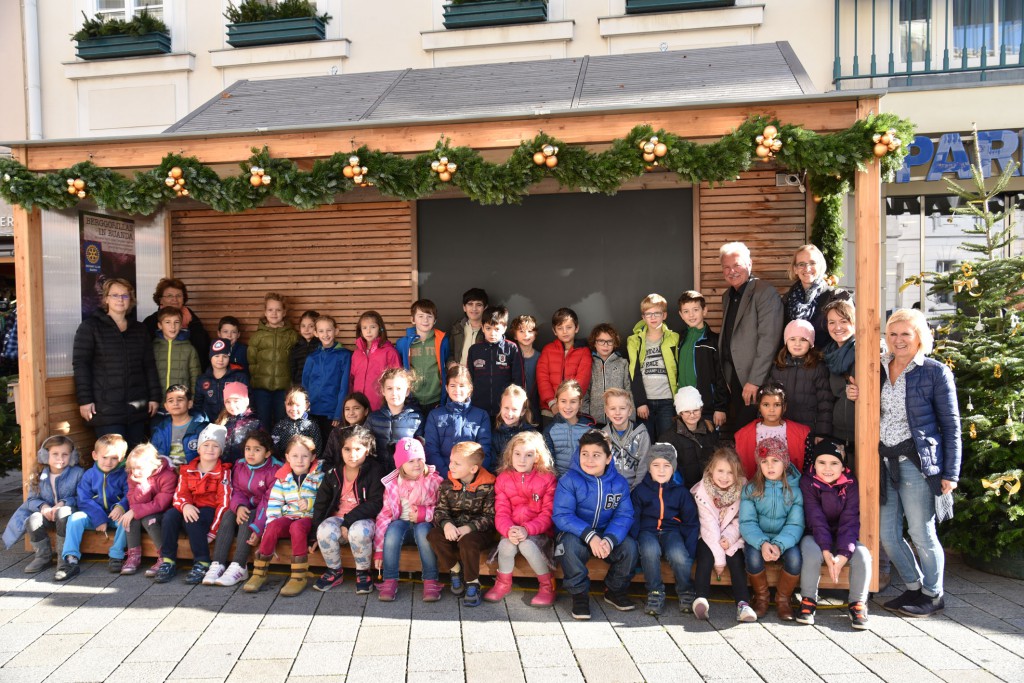 Badener Schülerinnen Und Schüler Basteln Leuchtenden Christbaumschmuck ...